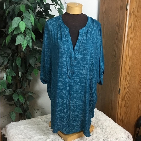 Lane Bryant 26/28 short sleeve vneck with hidden buttons bluish green - Picture 1 of 16